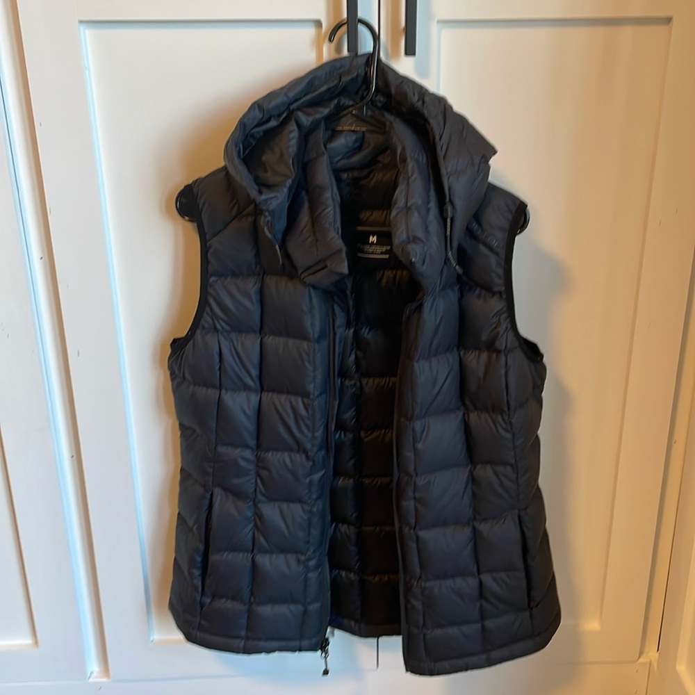 Women’s Burton AK down vest M